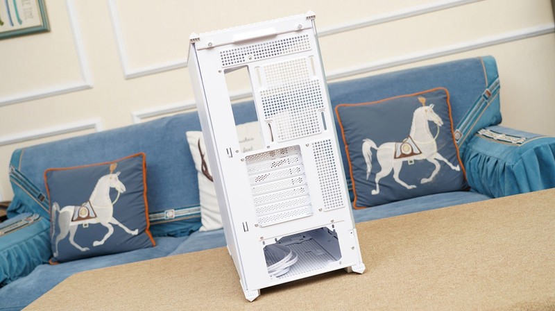 颜值性能我全都要，影驰金属大师5080评测&白色海景房主机分享