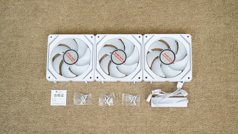 颜值性能我全都要，影驰金属大师5080评测&白色海景房主机分享