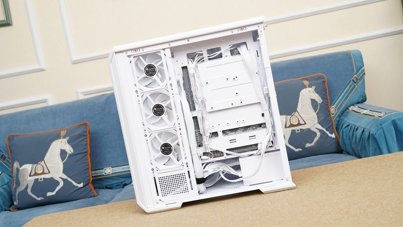 颜值性能我全都要，影驰金属大师5080评测&白色海景房主机分享