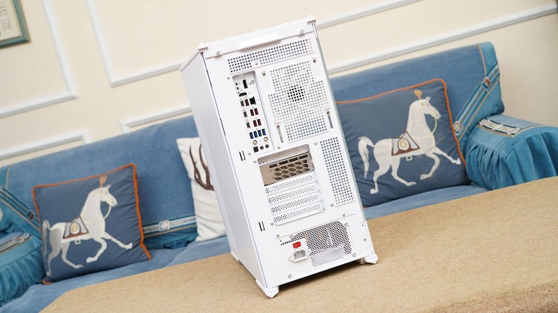 颜值性能我全都要，影驰金属大师5080评测&白色海景房主机分享