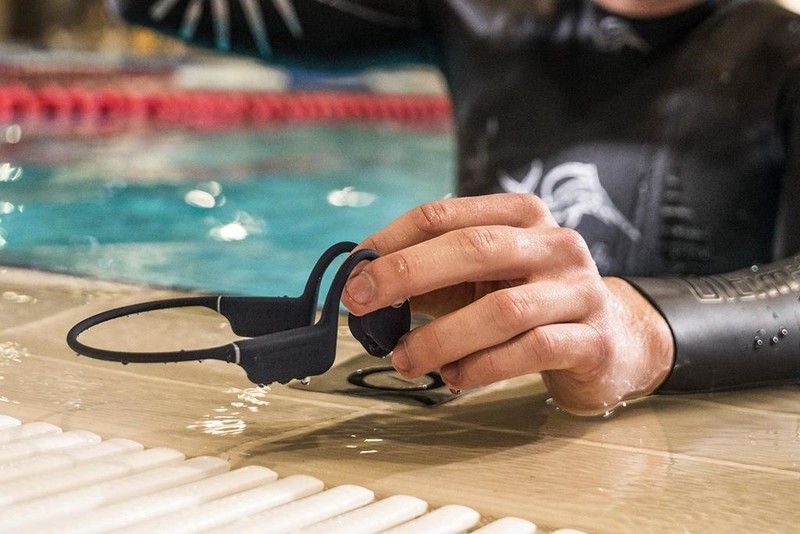 骨传导加持、运动伴侣，创新Outlier Free蓝牙耳机开箱