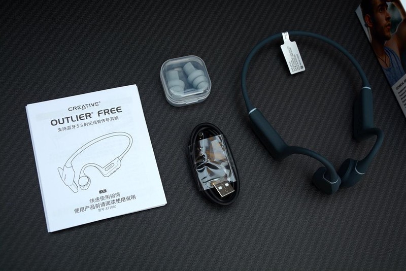 骨传导加持、运动伴侣，创新Outlier Free蓝牙耳机开箱