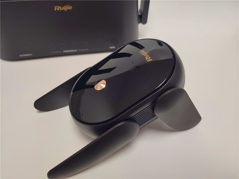 锐捷蜂鸟旗舰版路由器评测：全屋WiFi满格，从未如此简单