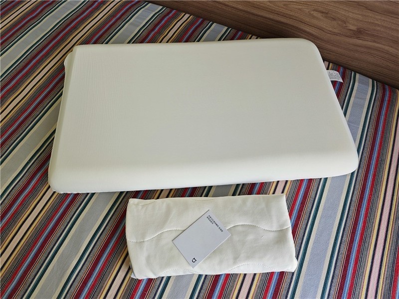 米家记忆棉深睡枕，双面享受，让美梦触手可及！