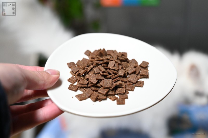 鲜香可口的国产WOMO风干猫粮，营养均衡肉量足，猫咪更爱吃