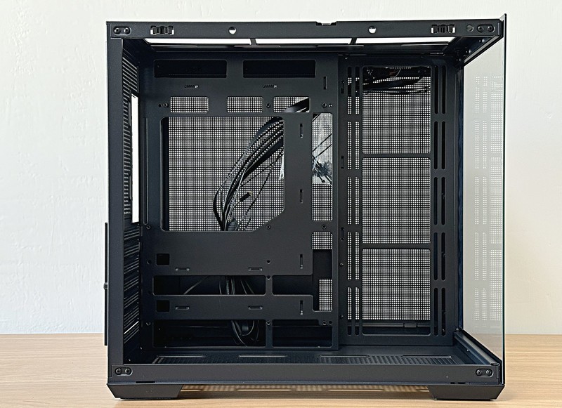 朋友装机非要低调一些，那就选钢影透EX海景房机箱黑色版吧