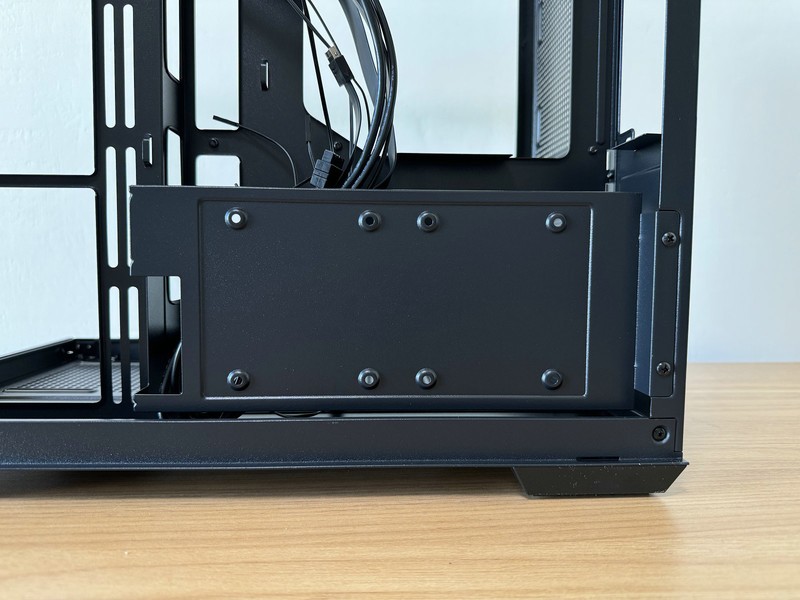 朋友装机非要低调一些，那就选钢影透EX海景房机箱黑色版吧