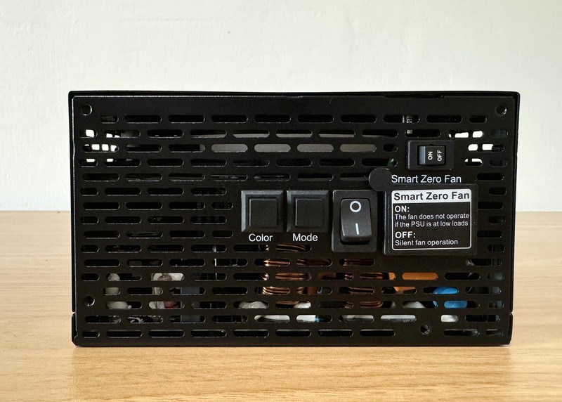 朋友装机非要低调一些，那就选钢影透EX海景房机箱黑色版吧