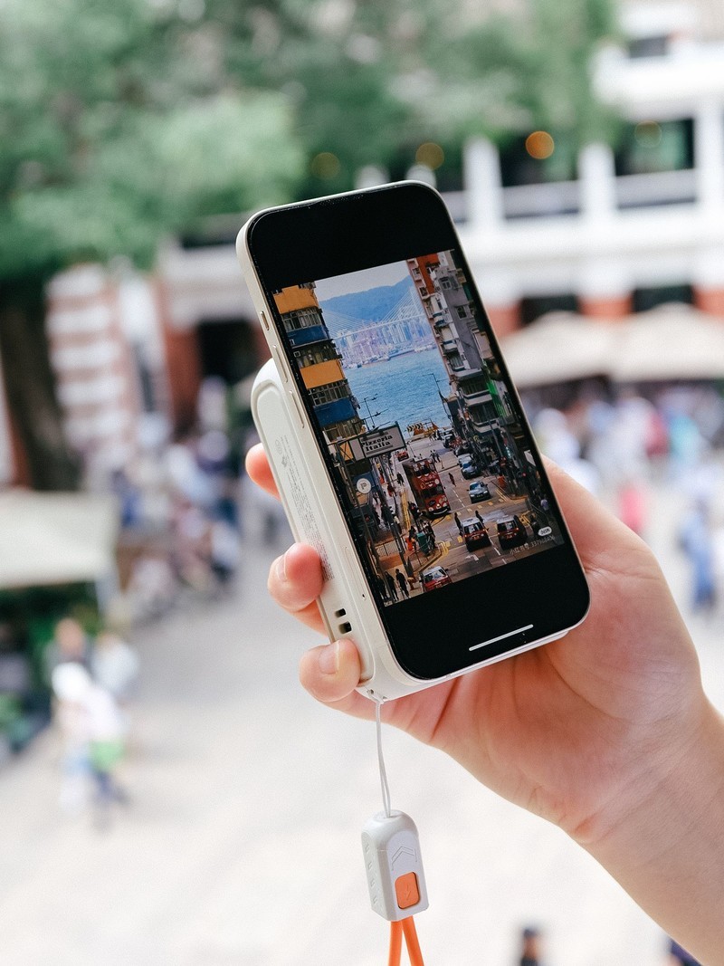 充电宝+充电器+数据线+无线充？锦读闪电魔方上手体验