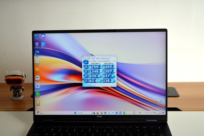 英特尔这牙膏挤爆了！Ultra 5 125H有多强？荣耀MagicBook Pro 16首测