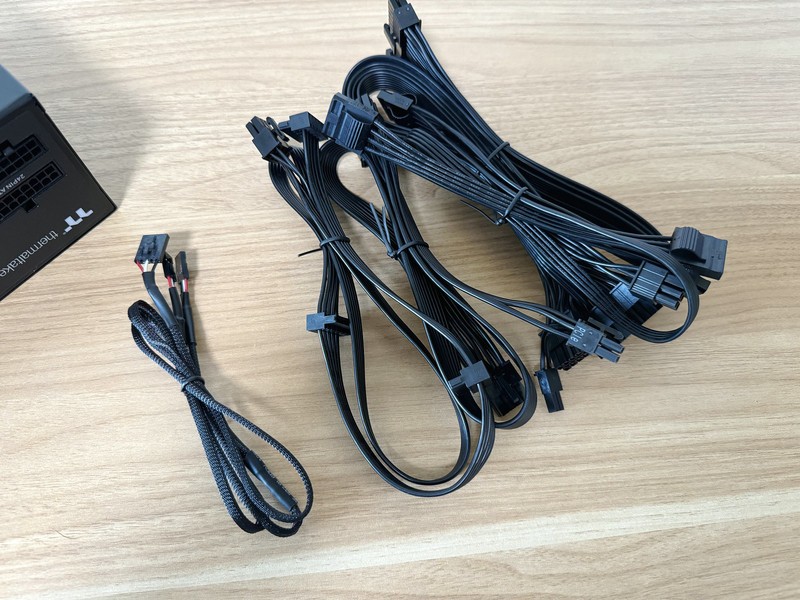 朋友装机非要低调一些，那就选钢影透EX海景房机箱黑色版吧