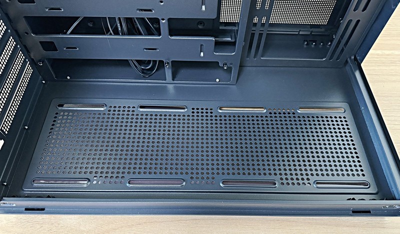 朋友装机非要低调一些，那就选钢影透EX海景房机箱黑色版吧