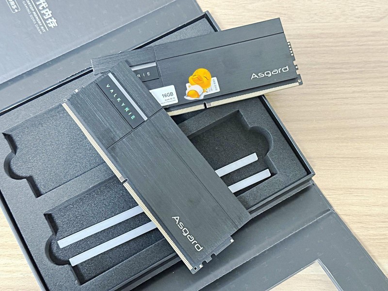 朋友装机非要低调一些，那就选钢影透EX海景房机箱黑色版吧