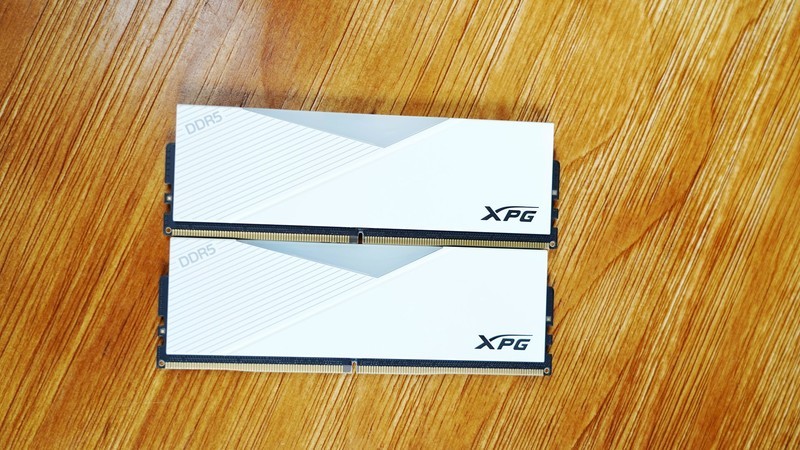 优化垂直风道几何未来罗汉装机show:12900K+吹雪Z690+XPG DDR5内存配置