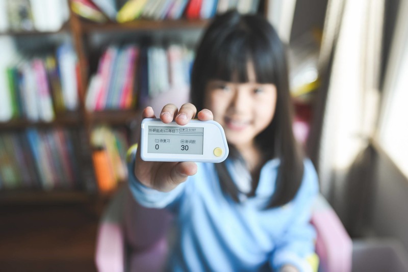 喵喵智能学习卡Q1：主动学习新科技，辅助教学从碎片时间开始