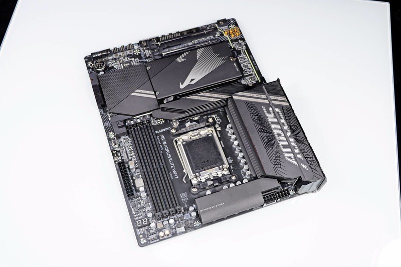 9800X3D 它来了！史诗级游戏流畅度加强