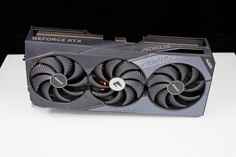 9800X3D 它来了！史诗级游戏流畅度加强