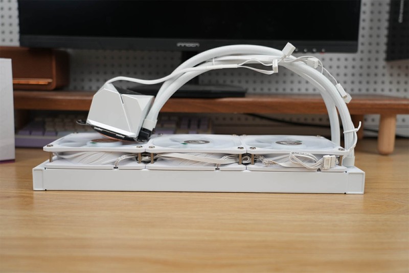 酷睿 Ultra 200S遭遇劲敌！微星MAG CORELIQUID I360 WHITE来袭