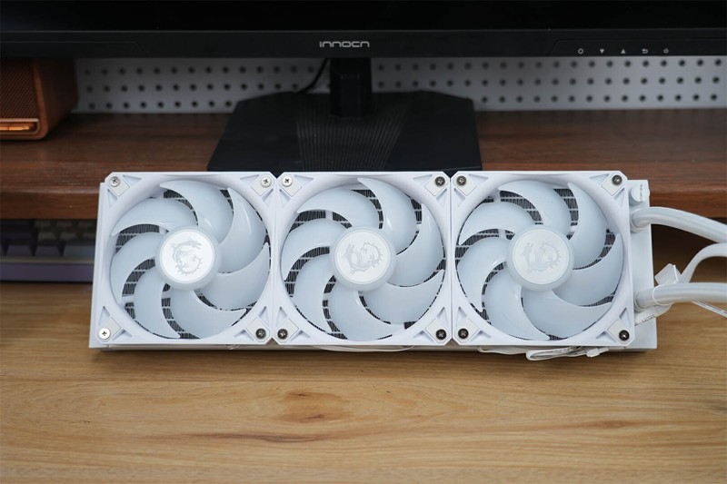 酷睿 Ultra 200S遭遇劲敌！微星MAG CORELIQUID I360 WHITE来袭