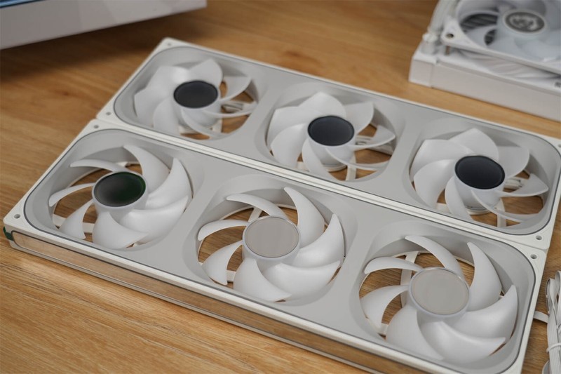 酷睿 Ultra 200S遭遇劲敌！微星MAG CORELIQUID I360 WHITE来袭