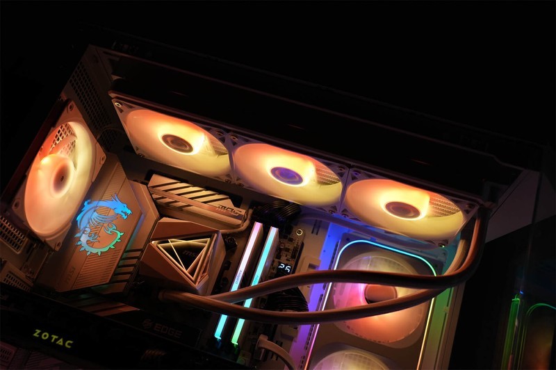 酷睿 Ultra 200S遭遇劲敌！微星MAG CORELIQUID I360 WHITE来袭