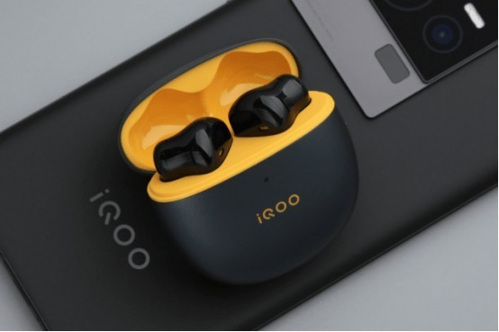 一百左右的半入耳蓝牙耳机哪个好？百元左右半入耳式蓝牙耳机推荐