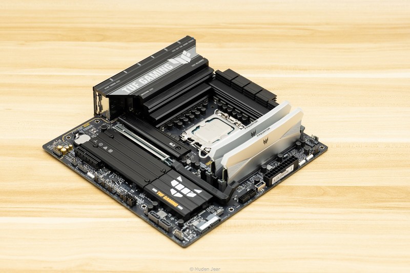 满满当当！TUF B860M+U7 265K+夜神5080紧凑matx装机