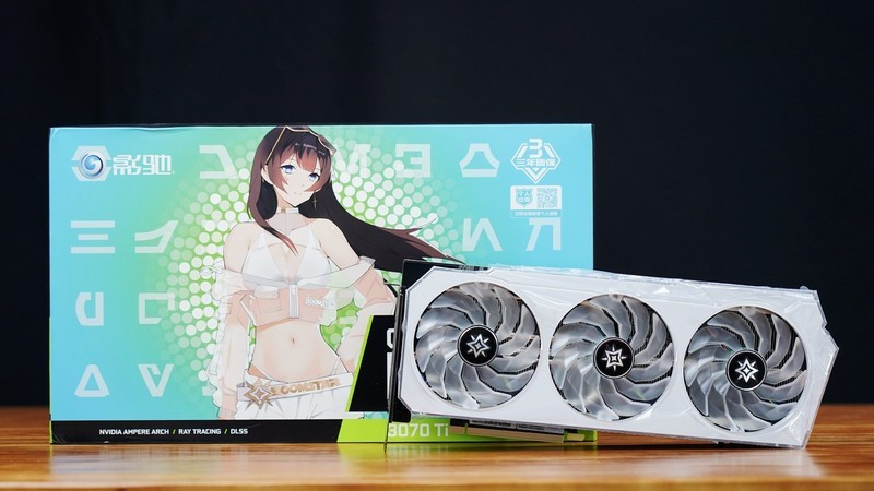 优化垂直风道几何未来罗汉装机show:12900K+吹雪Z690+XPG DDR5内存配置