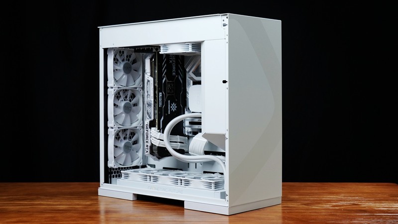 优化垂直风道几何未来罗汉装机show:12900K+吹雪Z690+XPG DDR5内存配置