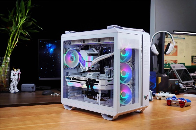 白色“海景别墅”的重要一环，有颜值有性能，ROG RTX3080值得拥有