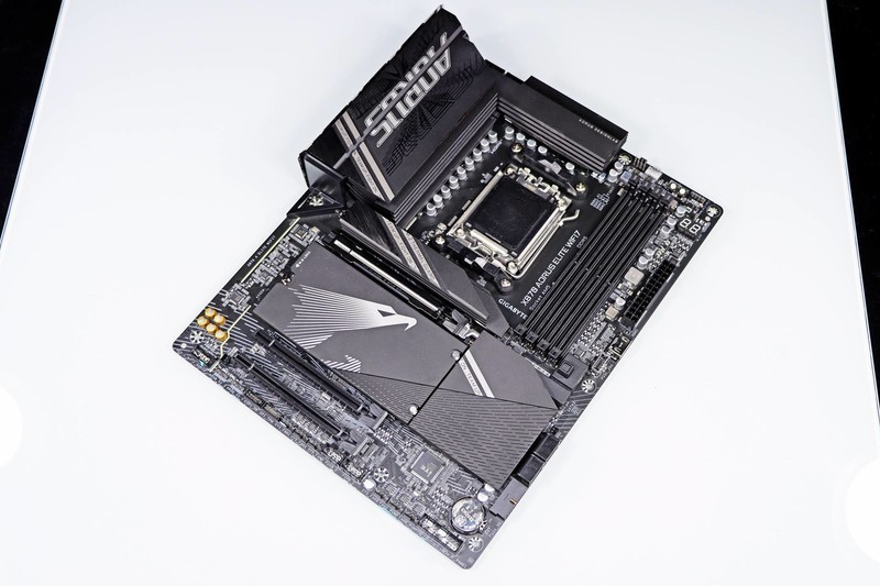 9800X3D 它来了！史诗级游戏流畅度加强