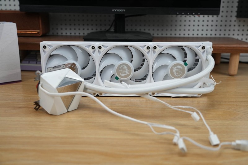 酷睿 Ultra 200S遭遇劲敌！微星MAG CORELIQUID I360 WHITE来袭