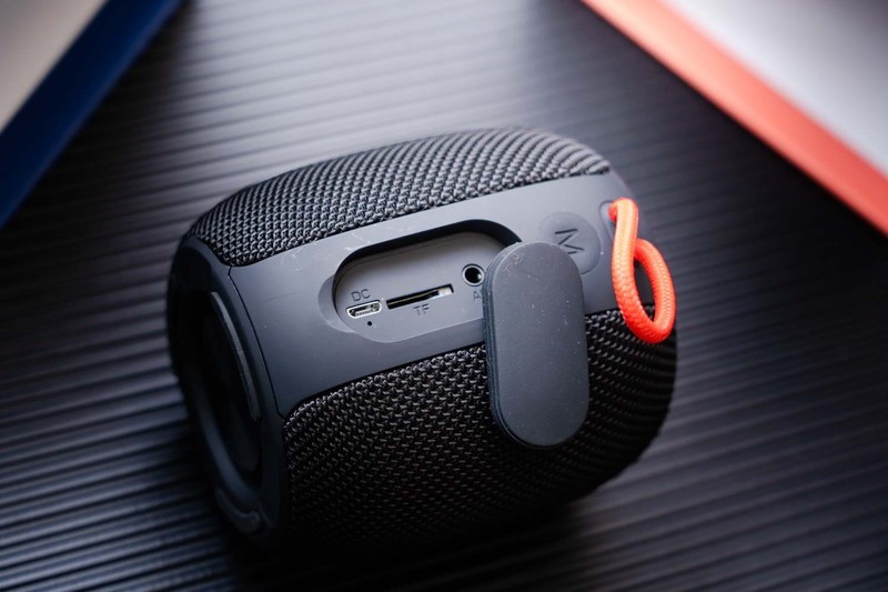 SANAG M11无线蓝牙音箱评测：体积小巧，能量巨大，户外旅游必备