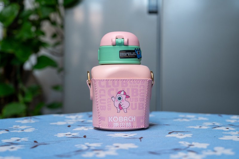 安全好用的儿童水杯，容量大还能长效保温，康巴赫儿童保温杯上手