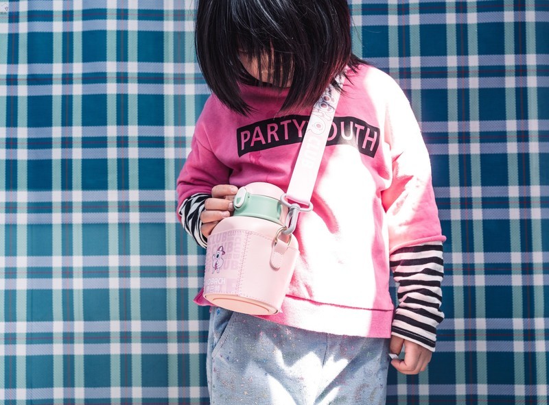 安全好用的儿童水杯，容量大还能长效保温，康巴赫儿童保温杯上手