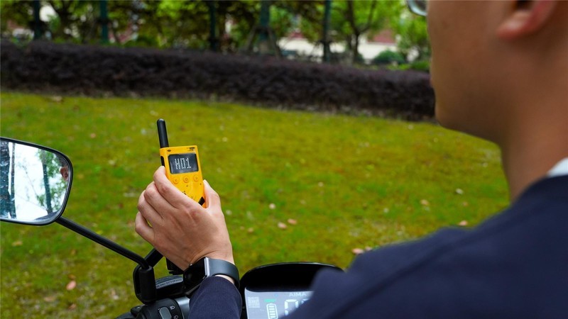 传统对讲机的克星来了！配置拉满还有更薄设计，极蜂这次方向对了