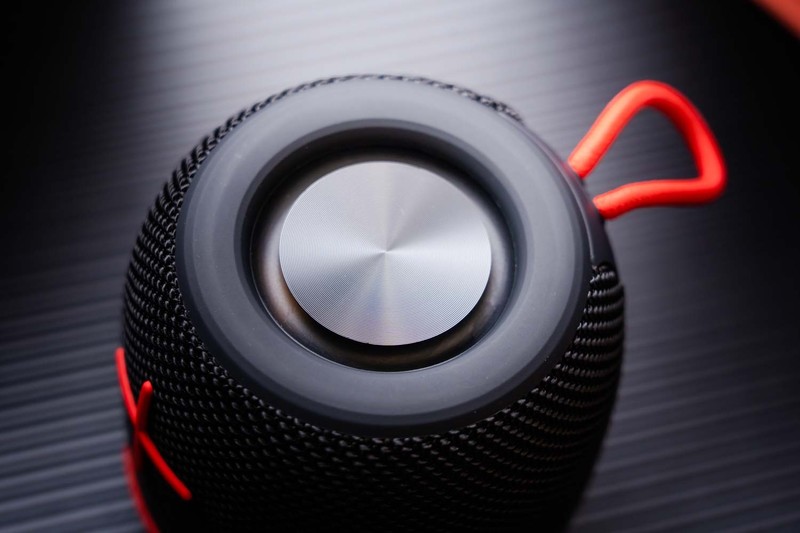 SANAG M11无线蓝牙音箱评测：体积小巧，能量巨大，户外旅游必备