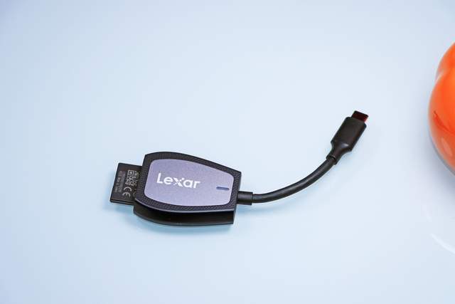 佳能 90D + 雷克沙 1800X 128G SD 卡的连拍测试，以及 4K 视频录制