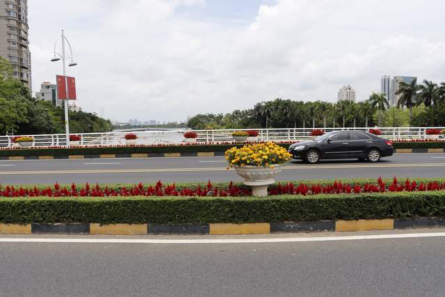 佳能 90D + 雷克沙 1800X 128G SD 卡的连拍测试，以及 4K 视频录制