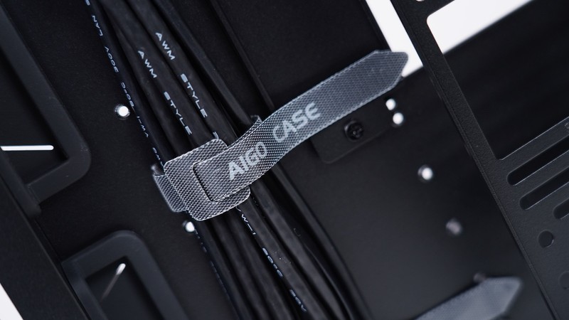 双面全透+六面快拆模组化设计，爱国者月光宝盒 镜装机评测