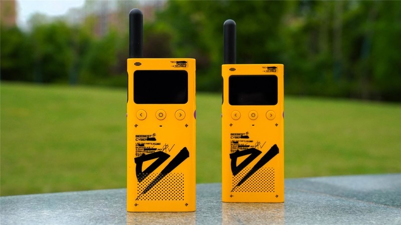 传统对讲机的克星来了！配置拉满还有更薄设计，极蜂这次方向对了