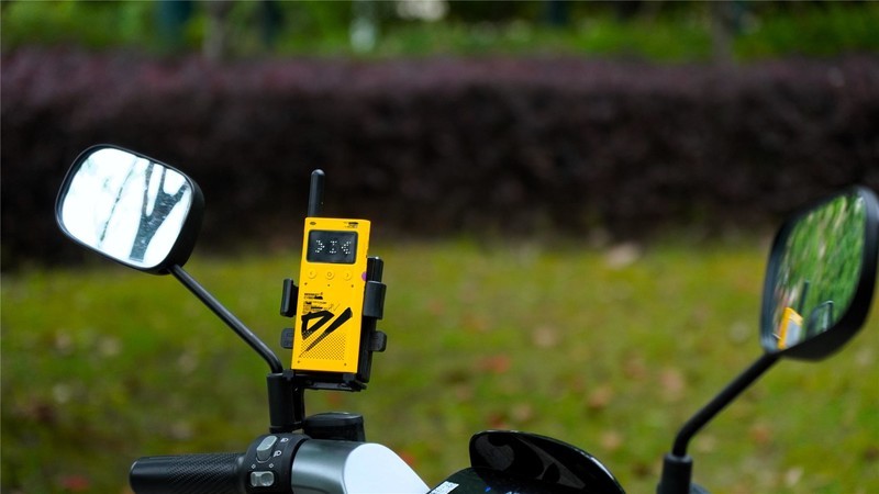 传统对讲机的克星来了！配置拉满还有更薄设计，极蜂这次方向对了