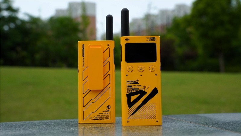 传统对讲机的克星来了！配置拉满还有更薄设计，极蜂这次方向对了