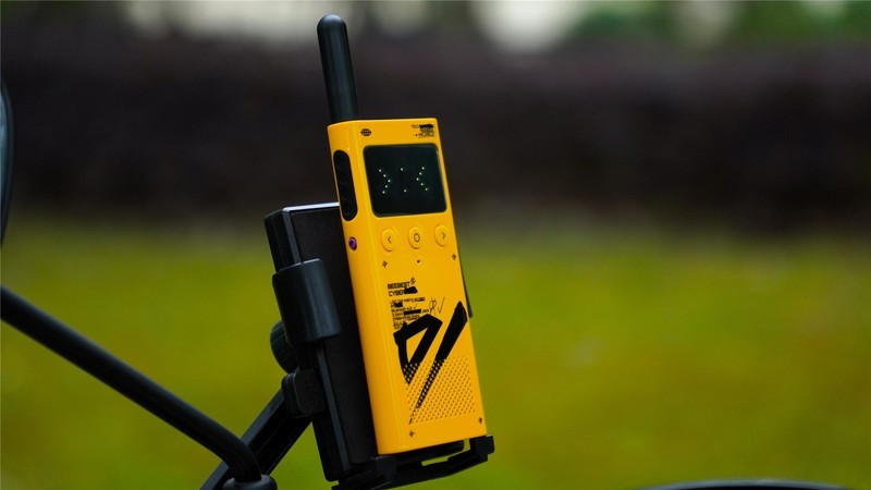 传统对讲机的克星来了！配置拉满还有更薄设计，极蜂这次方向对了