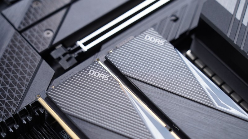 双面全透+六面快拆模组化设计，爱国者月光宝盒 镜装机评测