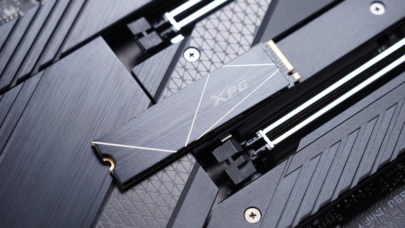 双面全透+六面快拆模组化设计，爱国者月光宝盒 镜装机评测