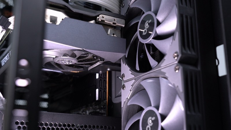 双面全透+六面快拆模组化设计，爱国者月光宝盒 镜装机评测