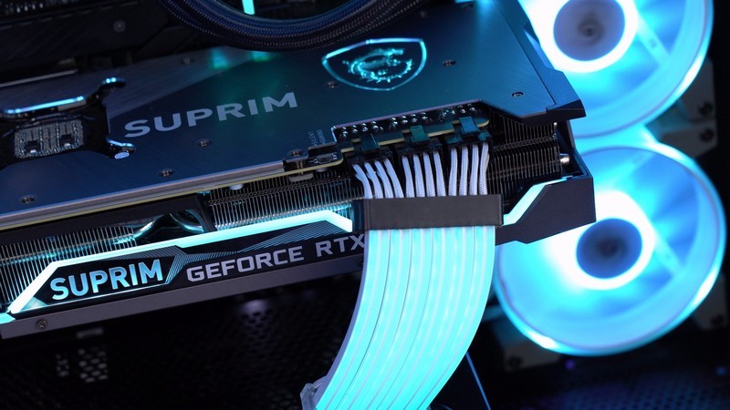 双面全透+六面快拆模组化设计，爱国者月光宝盒 镜装机评测