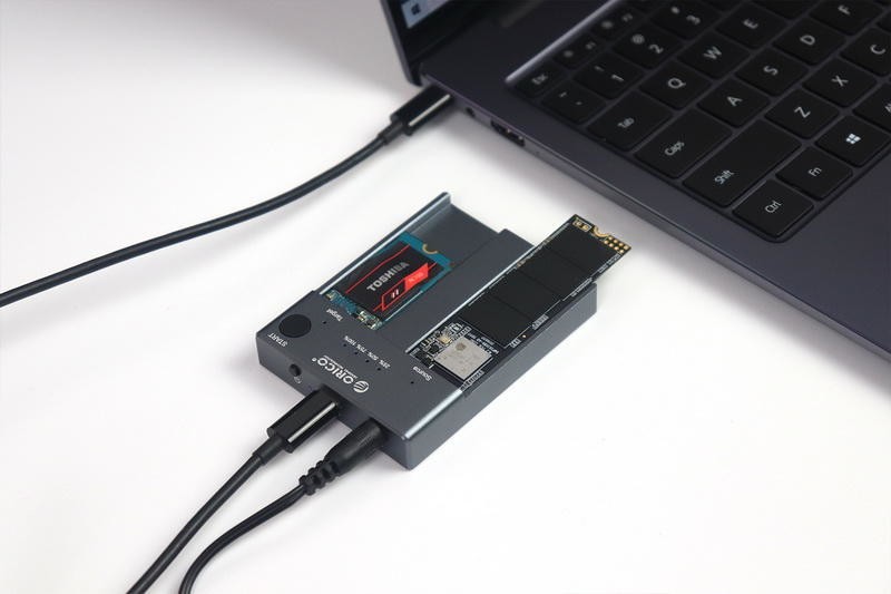 拆机M.2固态硬盘莫闲置，新旧2块一键对拷，双盘位SSD底座更实用