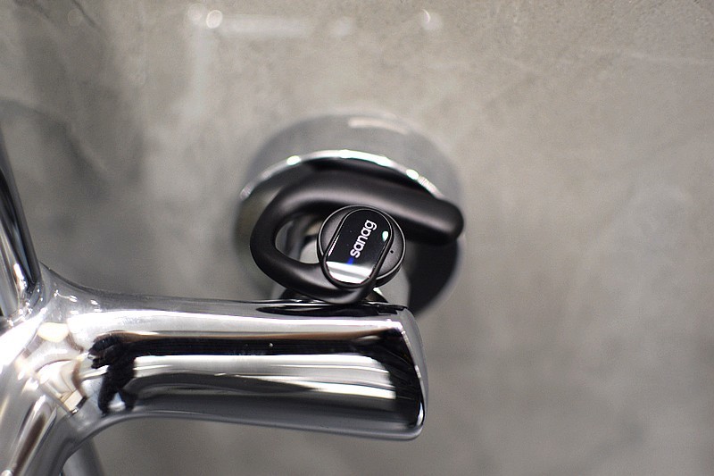 高清晰度音质和实用功能的完美结合 sanag塞那Z30耳机